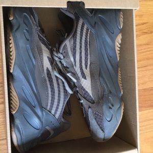 Men’s Yeezy boost 700 V2 “Geode”